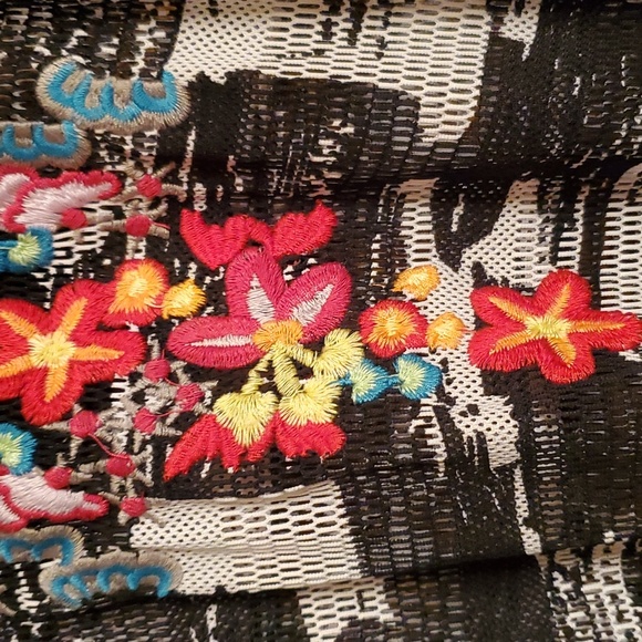 Colorful blouse - Picture 3 of 6